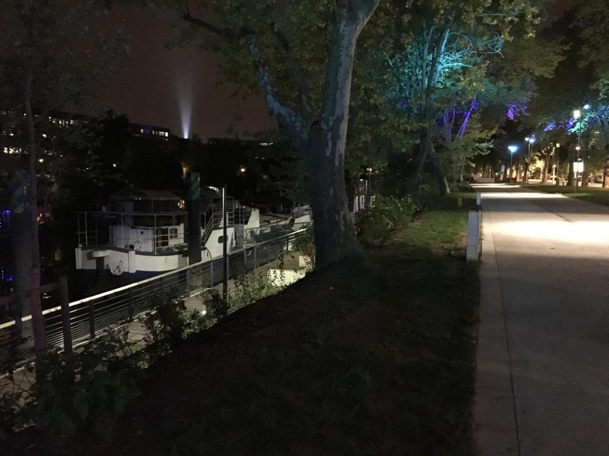 Hotel Boat For Guest Issy-les-Moulineaux Exterior foto