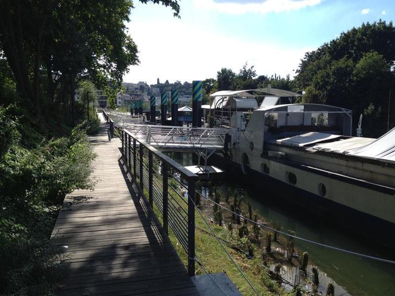 Hotel Boat For Guest Issy-les-Moulineaux Exterior foto